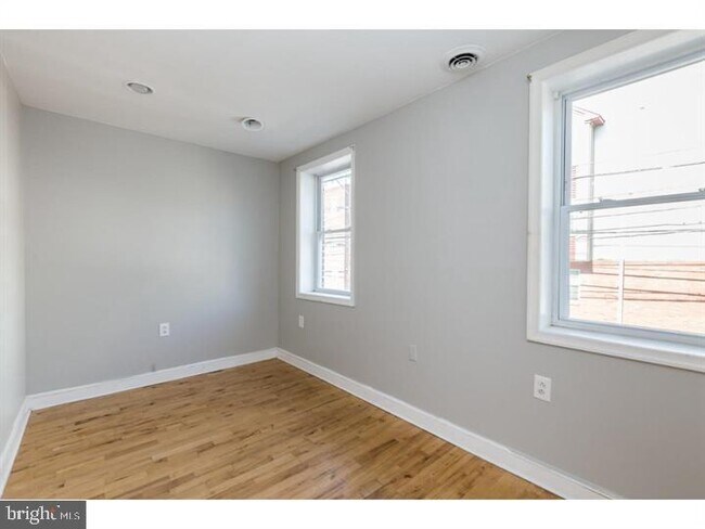 Building Photo - 1233 N 16th St