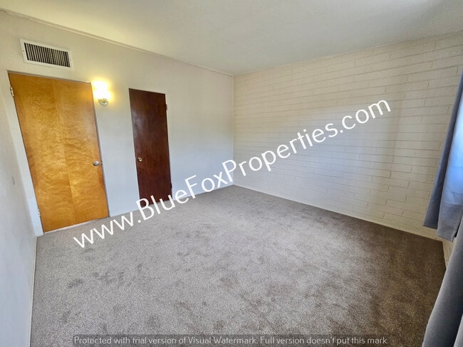 Building Photo - 3240 E Halcyon Pl