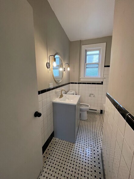 Building Photo - 111 Maffett St