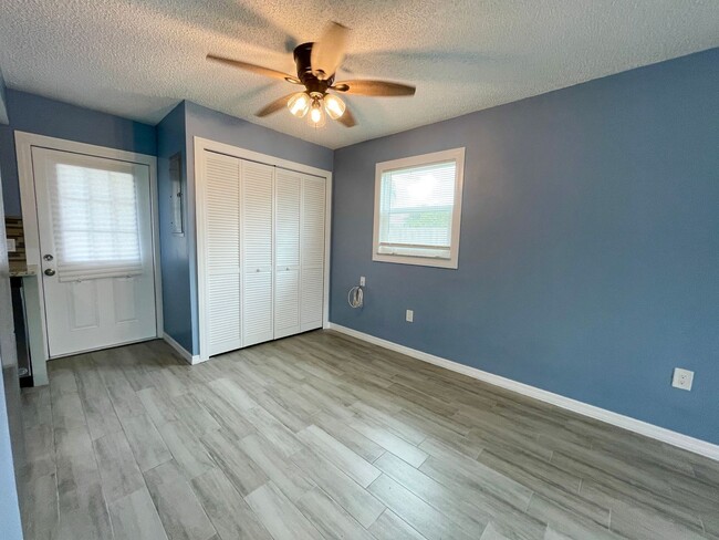 Building Photo - RARE Fort Myers Beach Townhome Now Available