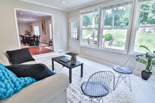 Building Photo - 9633 Cinnamon Creek Dr