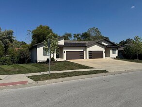 Building Photo - Lot 161