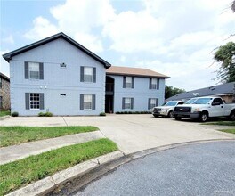 Building Photo - 13 Ulex Ave