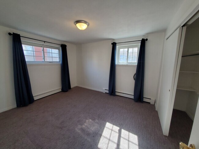 Building Photo - 526 30th Ave