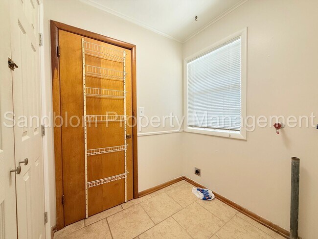 Building Photo - For Lease | Midtown Tulsa | Available Now!