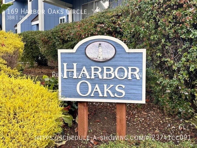 Building Photo - 169 Harbor Oaks Cir