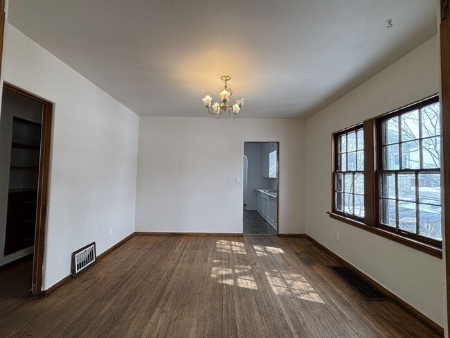 Building Photo - 2 Bedroom House for Rent