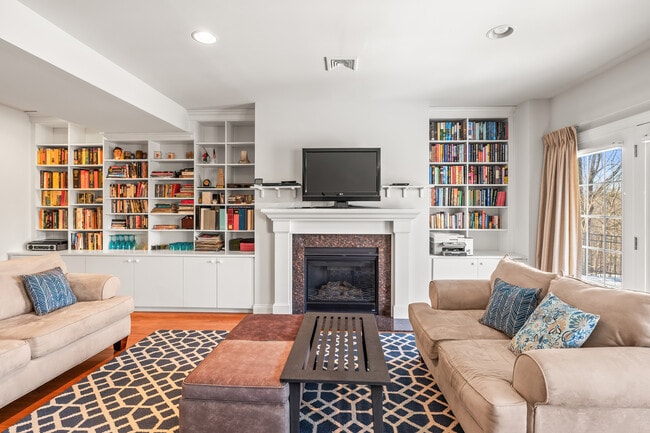 Building Photo - 1 Wilderswood Way