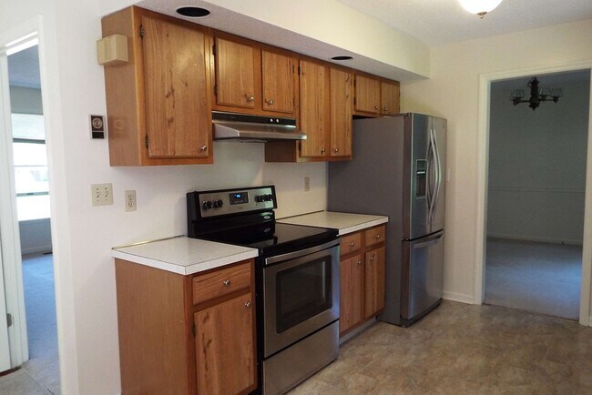 Building Photo - 28266 Lee Hwy