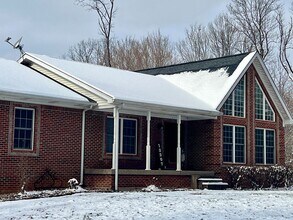Building Photo - Gorgeous brick home with room to roam!