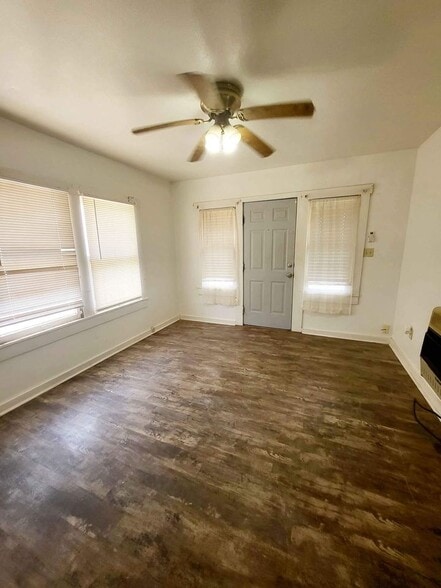 Building Photo - 1001 S Main St