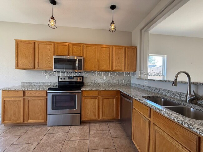 Building Photo - 15361 W Port Au Prince Ln