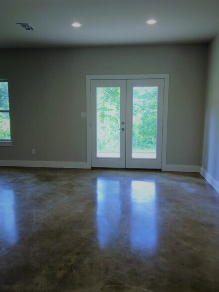 Building Photo - 10649 Brothers Ln
