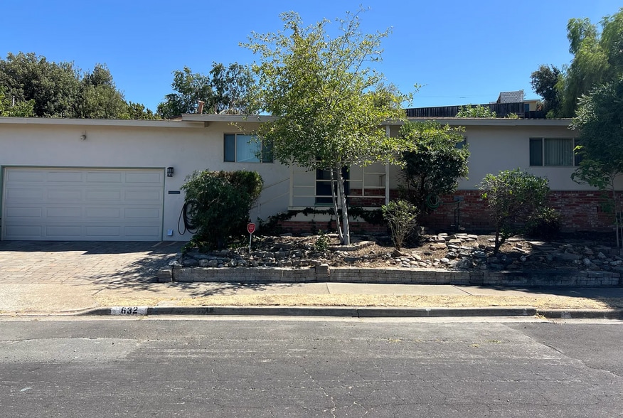 Building Photo - 632 Shaddick Dr