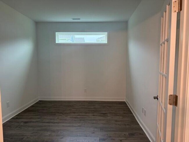 Building Photo - 1705 Pinecliff Ct
