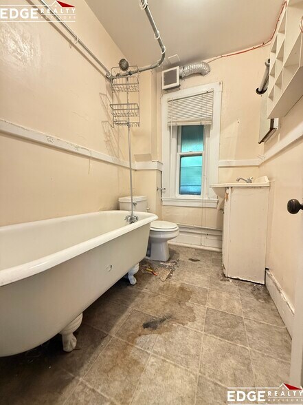 Building Photo - 193 Mount Auburn St