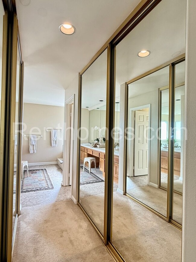 Building Photo - 12613 Crest Knolls Ct