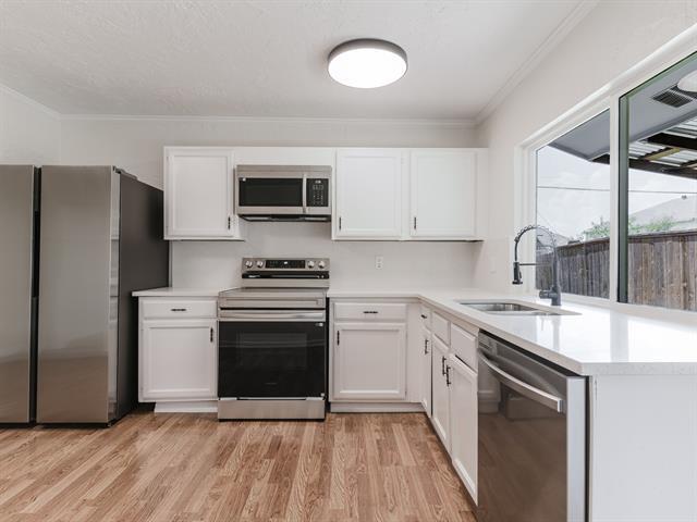 Building Photo - 5920 Maple Ln