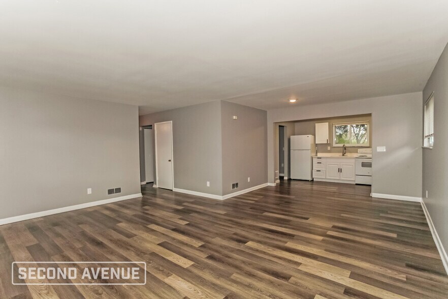 Building Photo - 940 Hollytree Dr