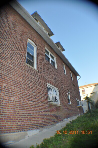 Building Photo - 304 Fulton Ave