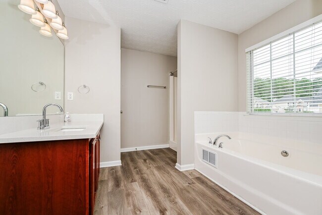 Building Photo - 223 Millstone Dr