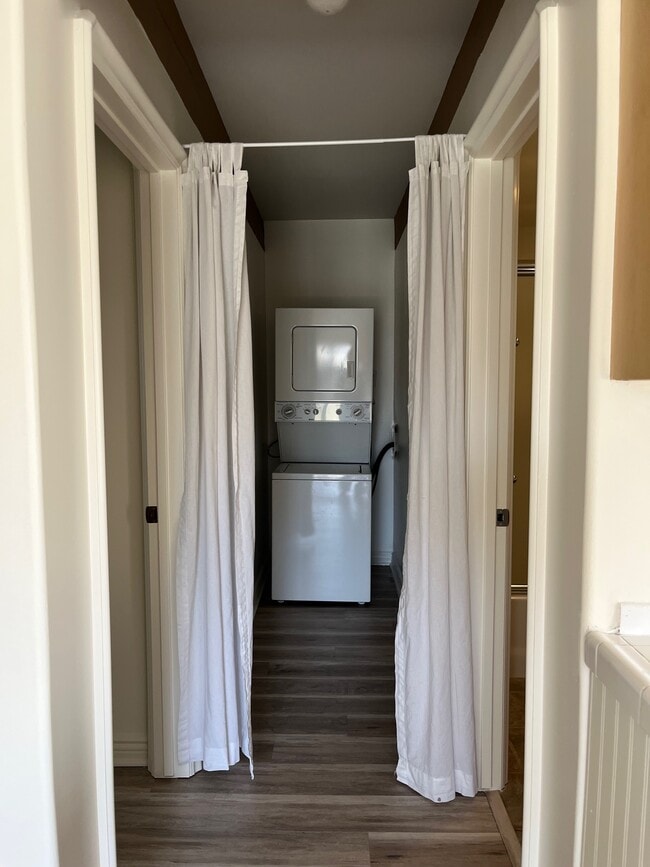 Building Photo - 535 Loma Vista St