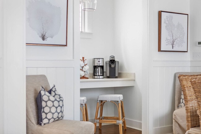 Building Photo - 80 East Royal Fern Way