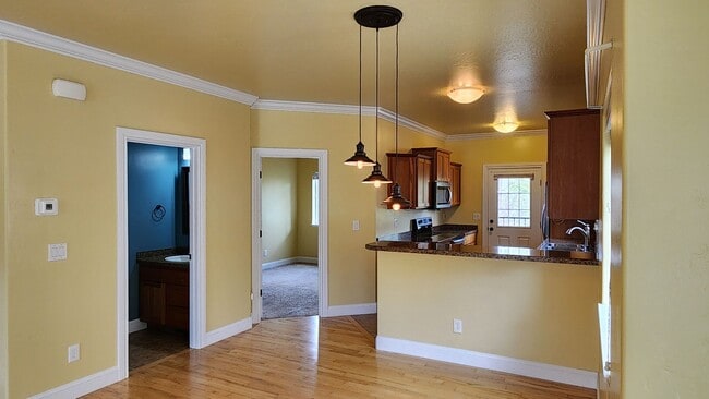 Building Photo - Elegant Stephens Pointe Condominiums