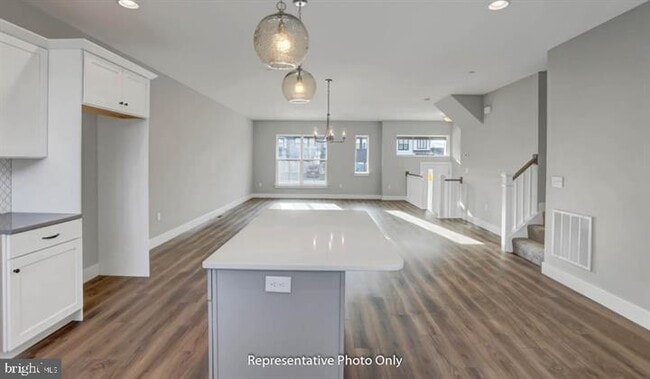 Building Photo - 403 Estate Dr