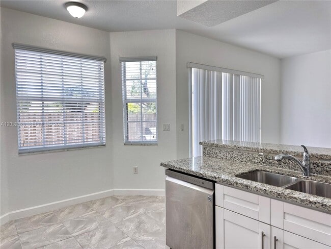Building Photo - 7905 SW 120th Ave