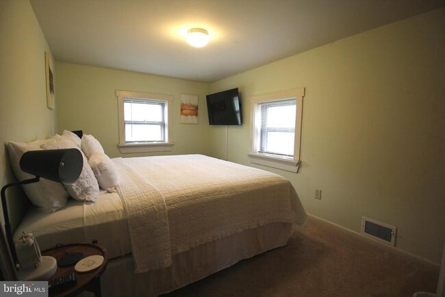 Building Photo - 48 Poor Farm Rd