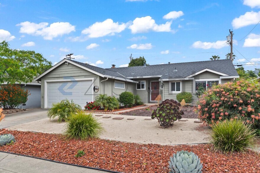 Building Photo - 1462 Ridgewood Dr