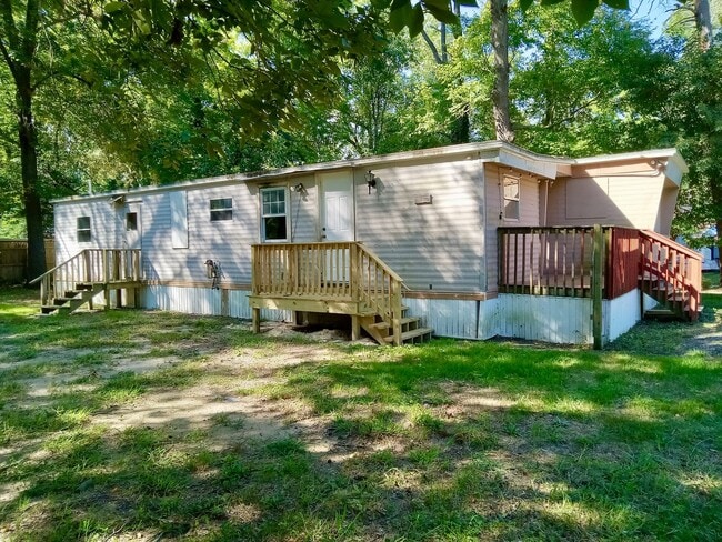 Building Photo - Updated 3 Bedroom House FOR RENT in Laurel Lakes $1550