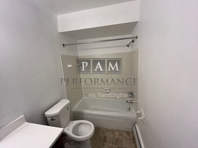 Building Photo - 2859 S 6th St