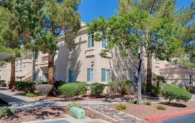 Building Photo - 7400 W Flamingo Rd