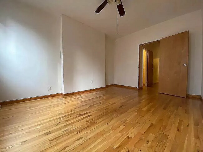 Building Photo - 3 bedroom in NYC NY 10036