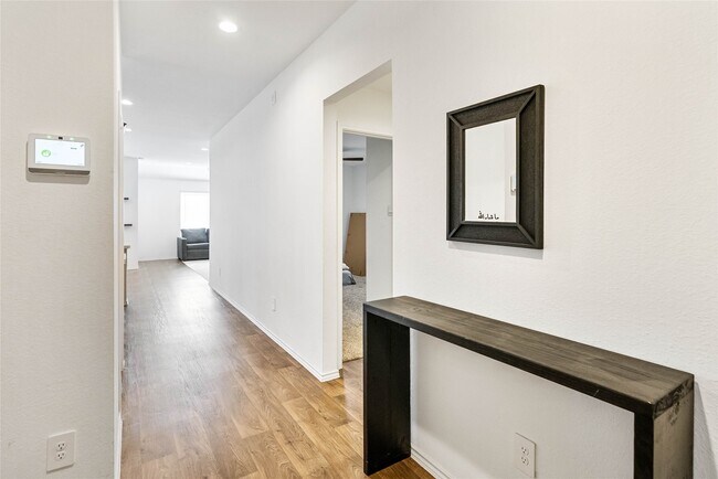 Building Photo - 21611 Flowering Gdn Ln