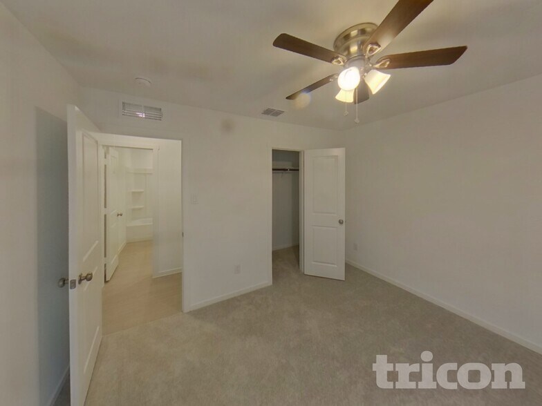 Building Photo - 807 Ponderosa Ln