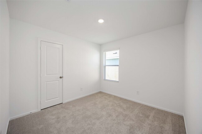 Building Photo - 4915 Esperanza Ter Dr