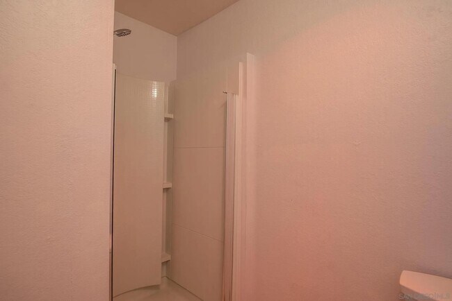 Building Photo - 5046 Collwood Way