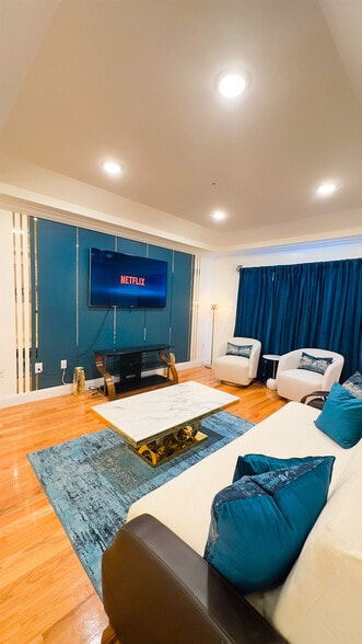 Building Photo - Tranquessence