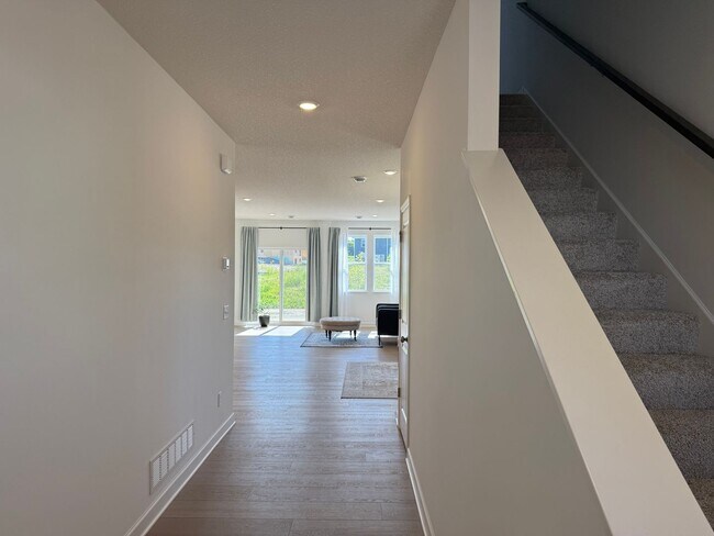 Building Photo - Stunning New Construction Home - Modern Lu...