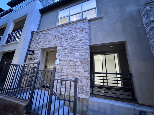 Building Photo - 12045 Sienna Ln