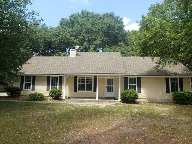 Primary Photo - 3 Bedroom/2 Bath home in Lowndes County