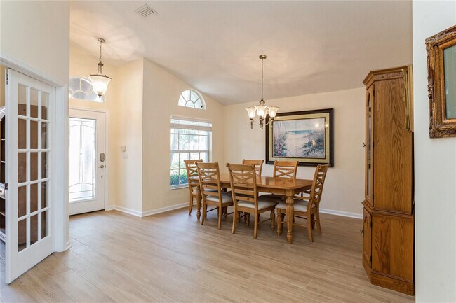 Building Photo - 8121 SW Yachtsmans Dr