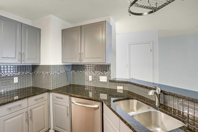 Building Photo - 9614 Nightjar Dr