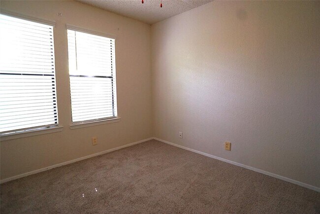 Building Photo - 8418 Fathom Cir