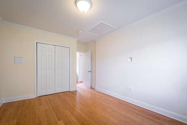 Building Photo - 112 Independence Dr