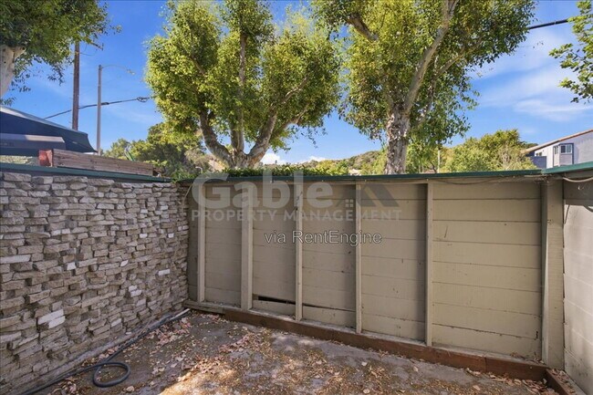 Building Photo - 23554 Newhall Ave