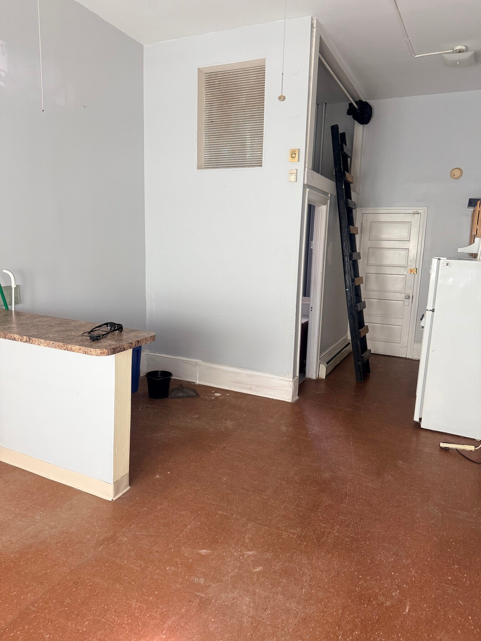 Building Photo - 675 N 11th St